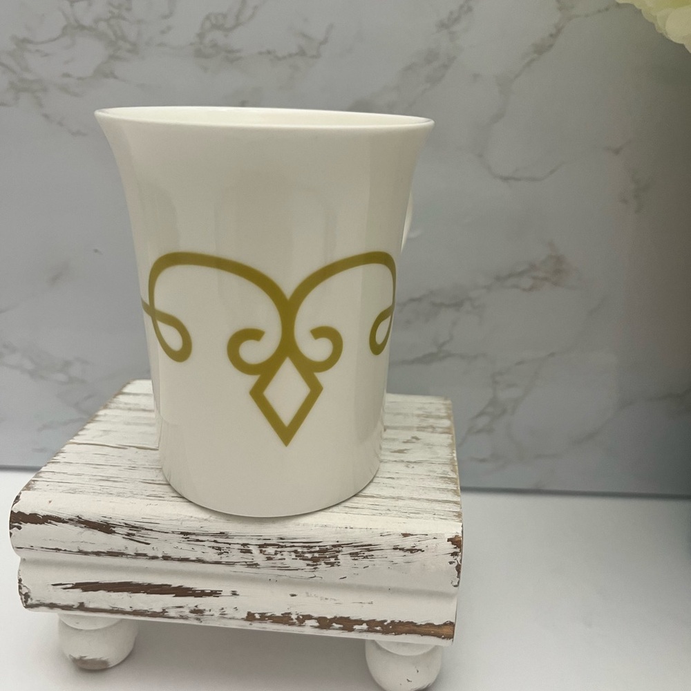 Starbucks EUC-2015 TAZO Tea Cup Diamond Scroll White Green 8.5 fl Oz